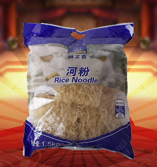 厨之选河粉产自福建莆田1.5kg每袋，选用优质食材，易熟、耐煮、不糊汤，口感顺滑口感好，浓浓香味。采用上乘工艺，配合先进的生产技术，品质安全有保障，让您吃的放心。