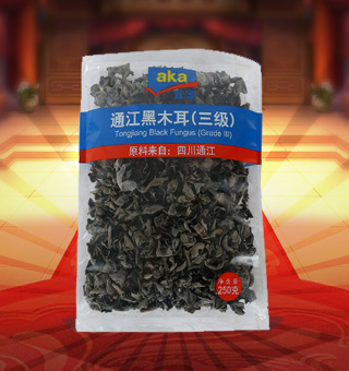 宜客(AKA)三级通江黑木耳产自四川通江250g每袋，精选新鲜食用木耳，从采摘、加工、包装都经过严格的食用消毒检验，卫生安全，放心食用。口感香脆富有弹性，食用价值高，可用来配菜、凉拌、搭配煲汤、小炒等，多种吃法，多种营养选择。采用透明的塑料包装，大气美观，新鲜清晰可见，方便消费者们的选购，质量保证，放心购买。