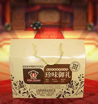 新闽融珍味御礼礼盒，本款礼盒内含有香菇80克，黑木耳80克，黄花菜250克，一级银耳100克，竹荪60克，红枣500克